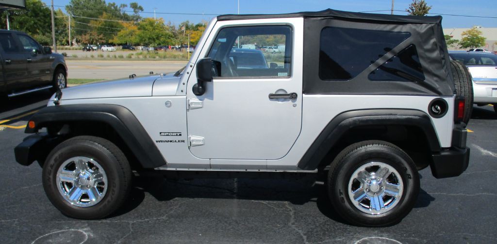 2011 Jeep Wrangler Image 7