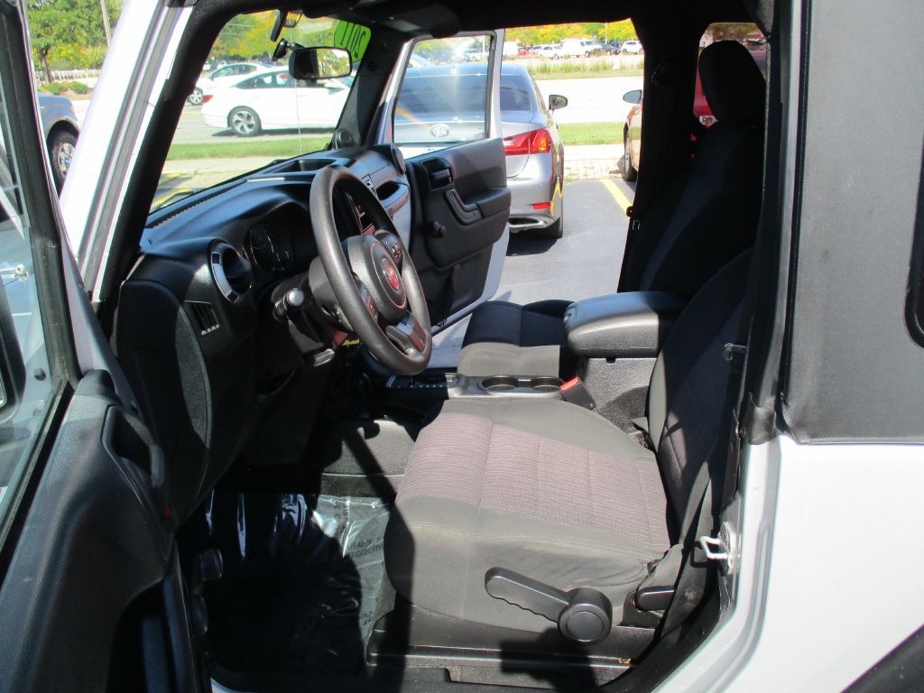 2011 Jeep Wrangler Image 11