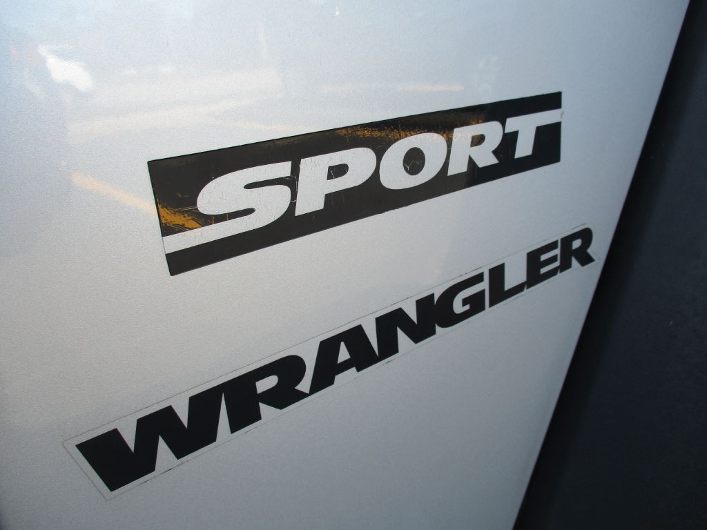 2011 Jeep Wrangler Image 26
