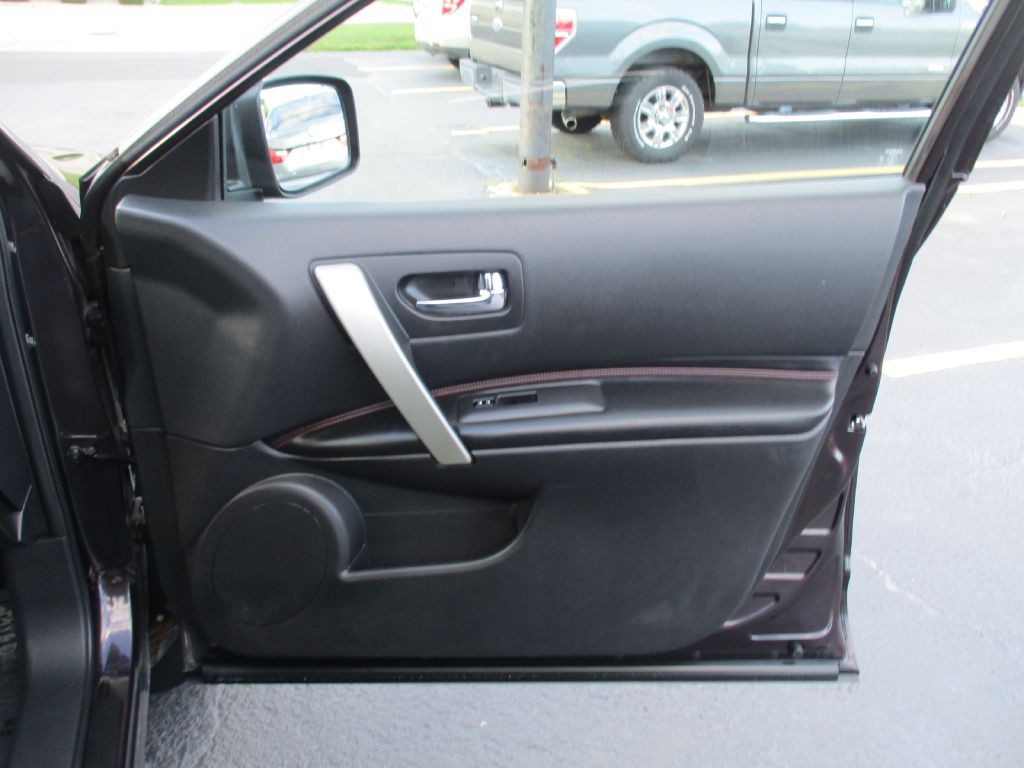 2011 Nissan Rogue Image 18