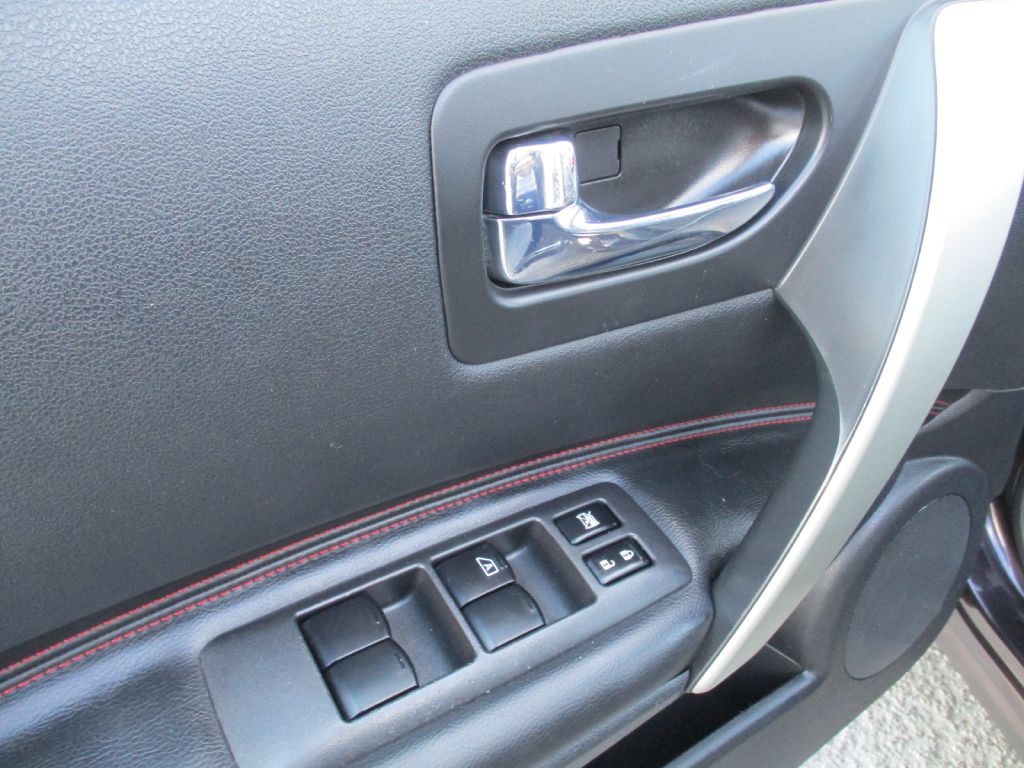 2011 Nissan Rogue Image 28