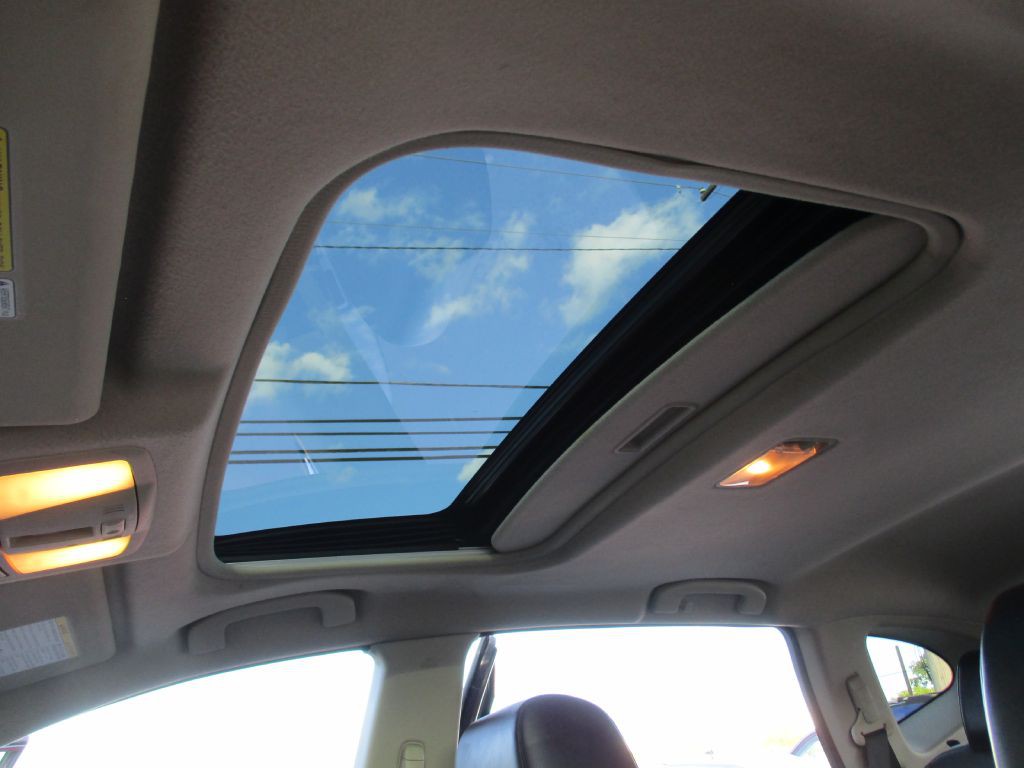 2011 Nissan Rogue Image 35
