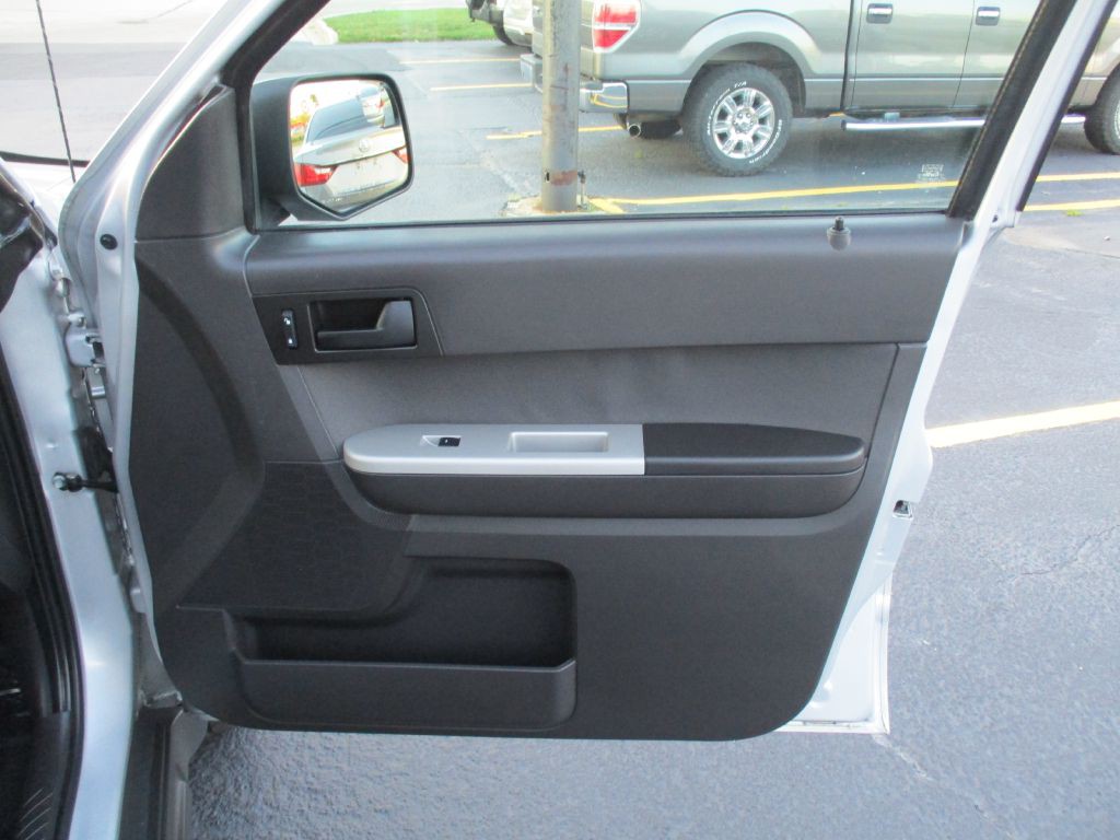 2011 Ford Escape Image 18