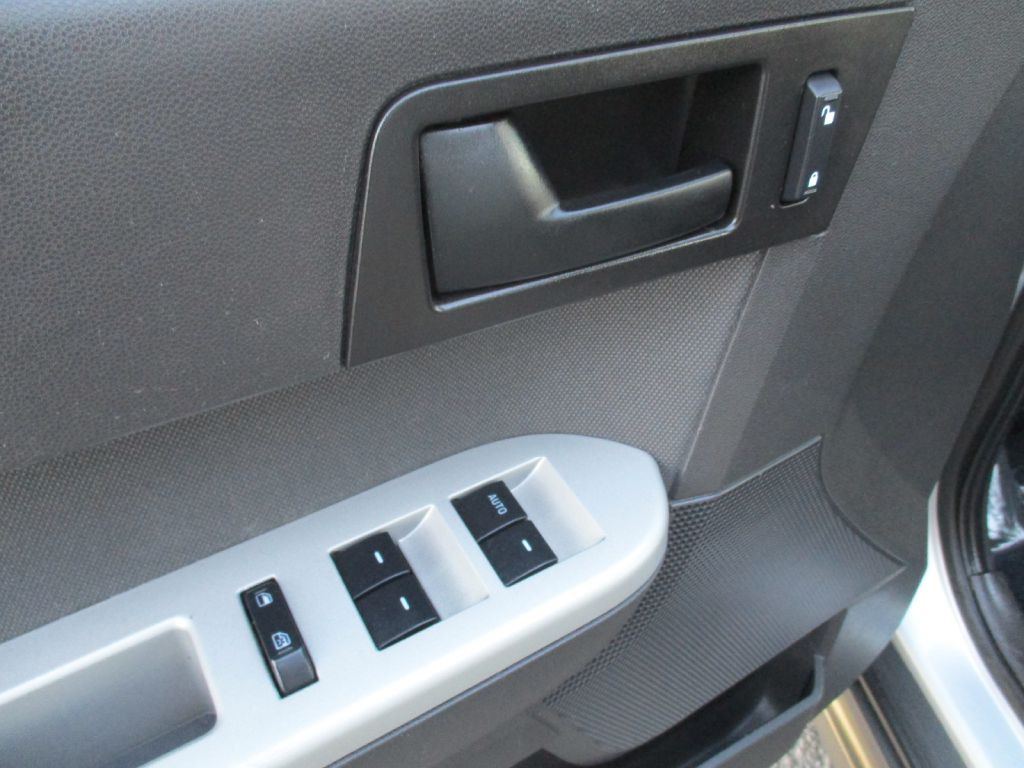 2011 Ford Escape Image 28