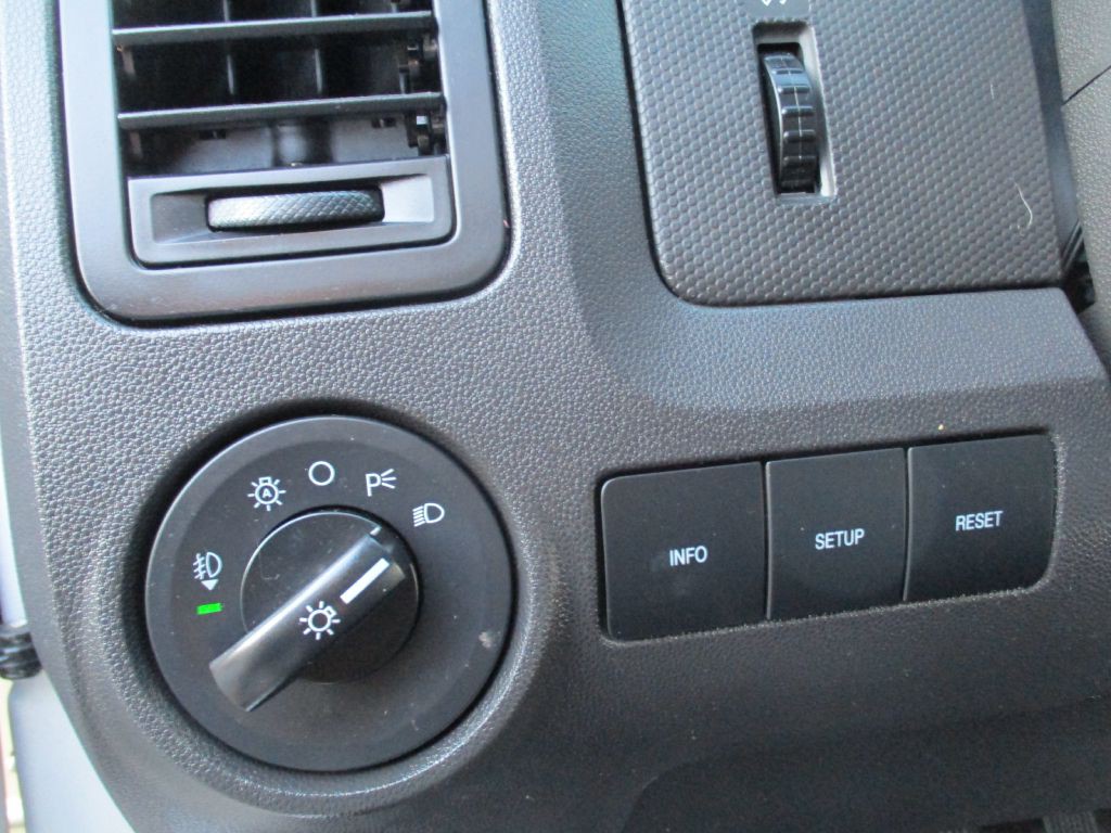 2011 Ford Escape Image 29