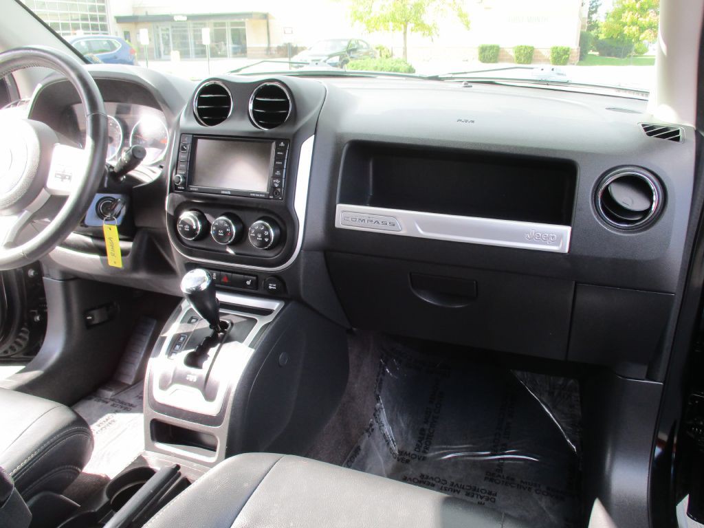 2017 Jeep Compass Image 17