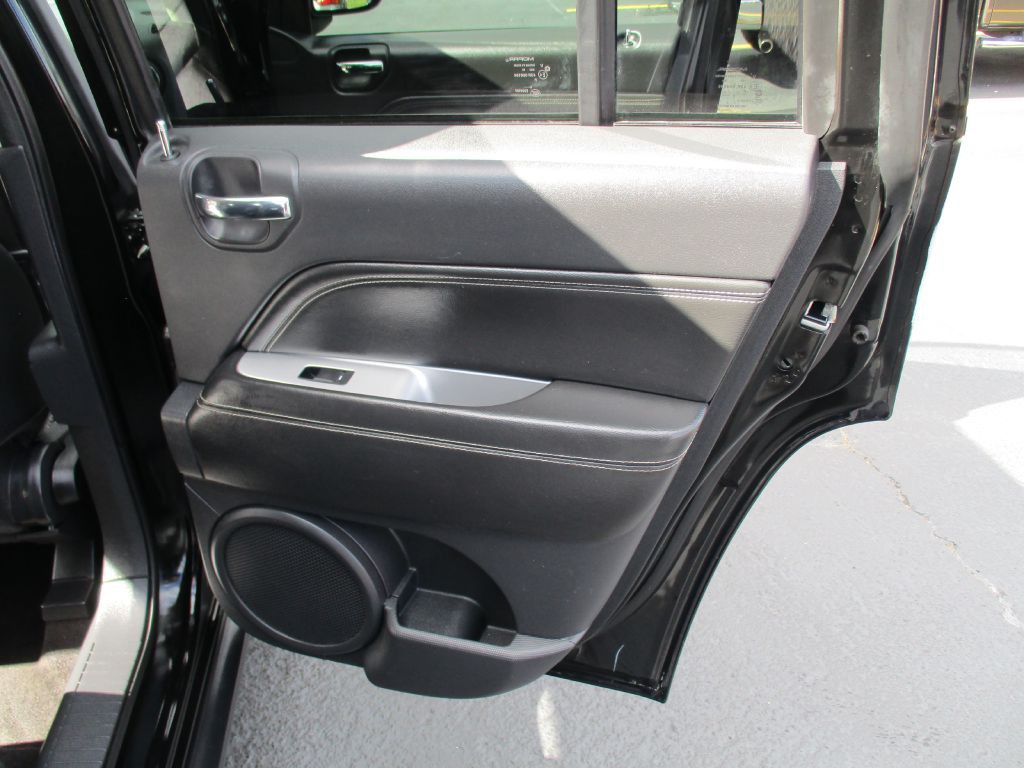 2017 Jeep Compass Image 20