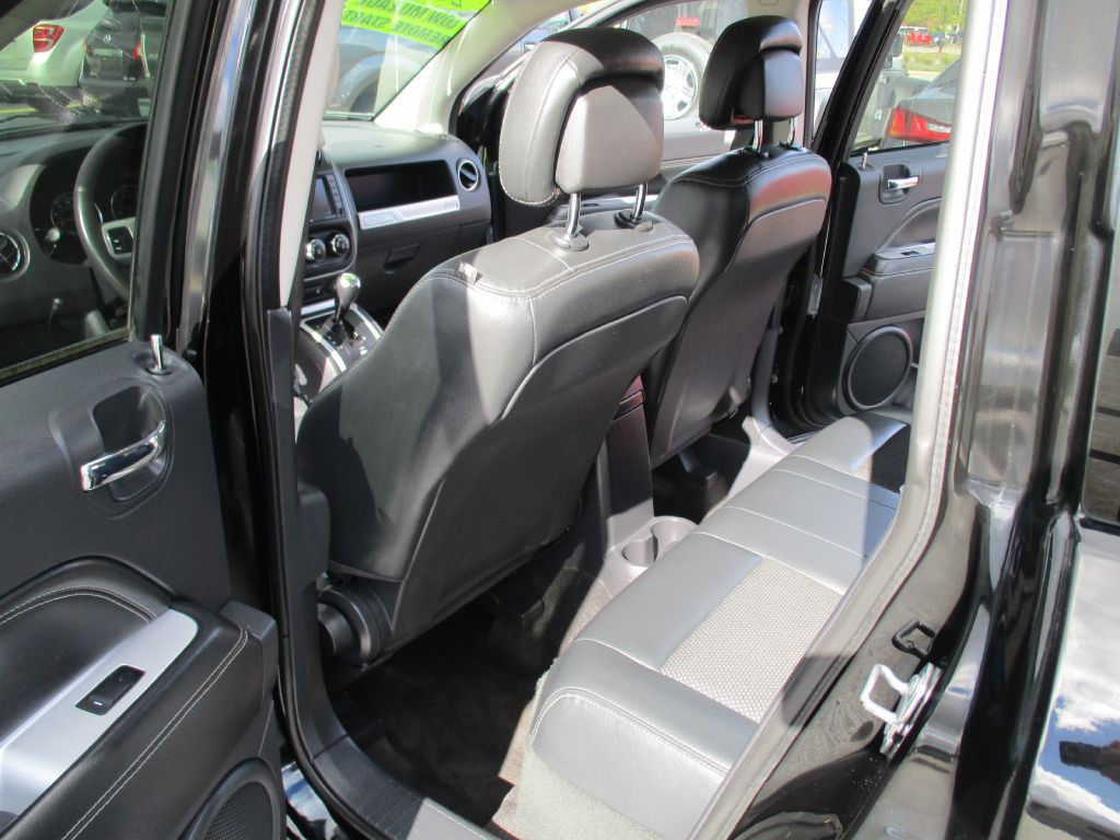 2017 Jeep Compass Image 21