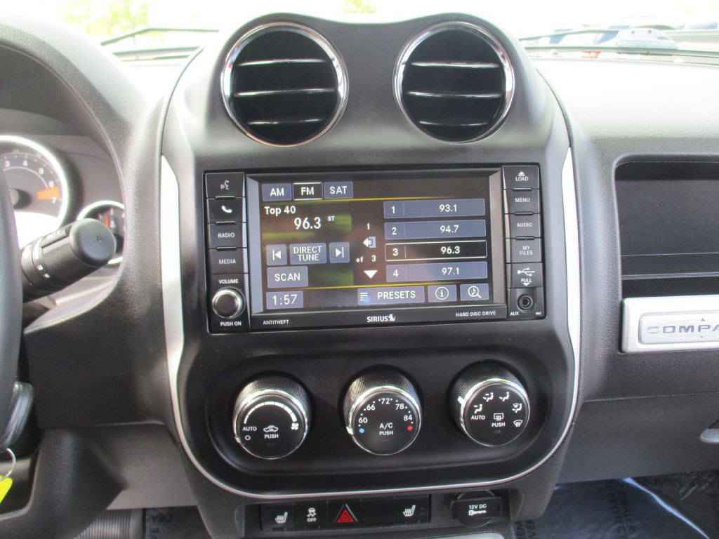 2017 Jeep Compass Image 30