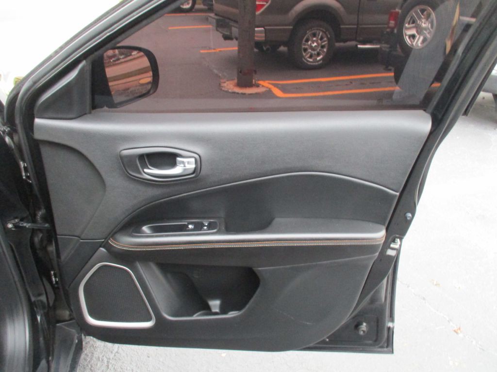 2021 Jeep Compass Image 18