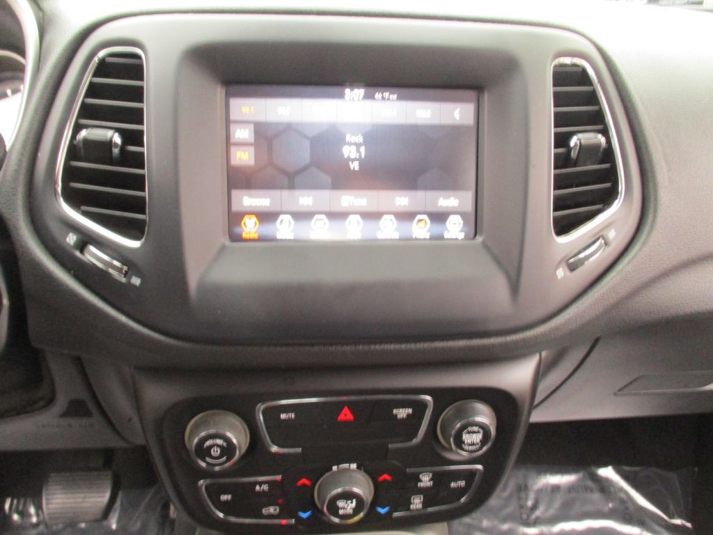 2021 Jeep Compass Image 30