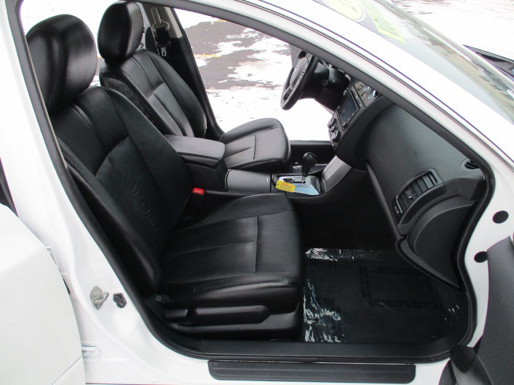 2012 Nissan Altima Image 15