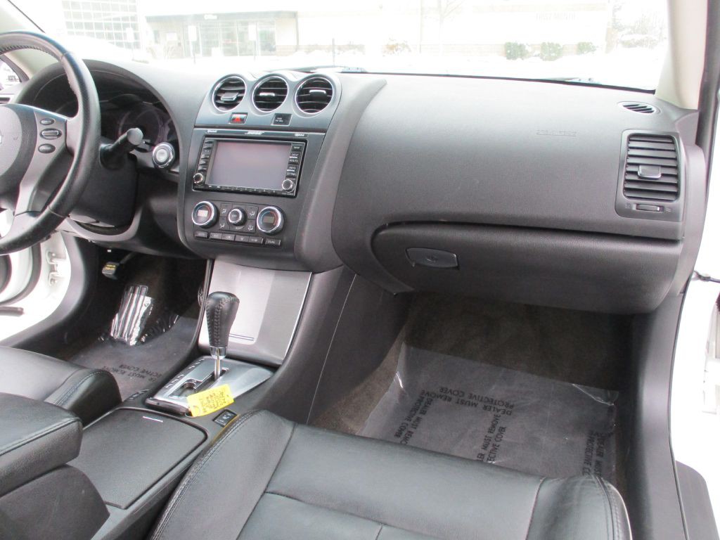 2012 Nissan Altima Image 17