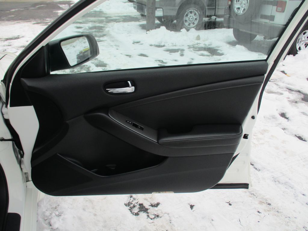 2012 Nissan Altima Image 18