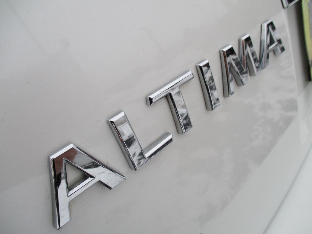 2012 Nissan Altima Image 35