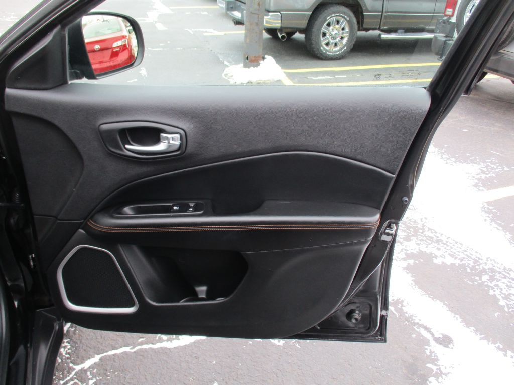 2020 Jeep Compass Image 18