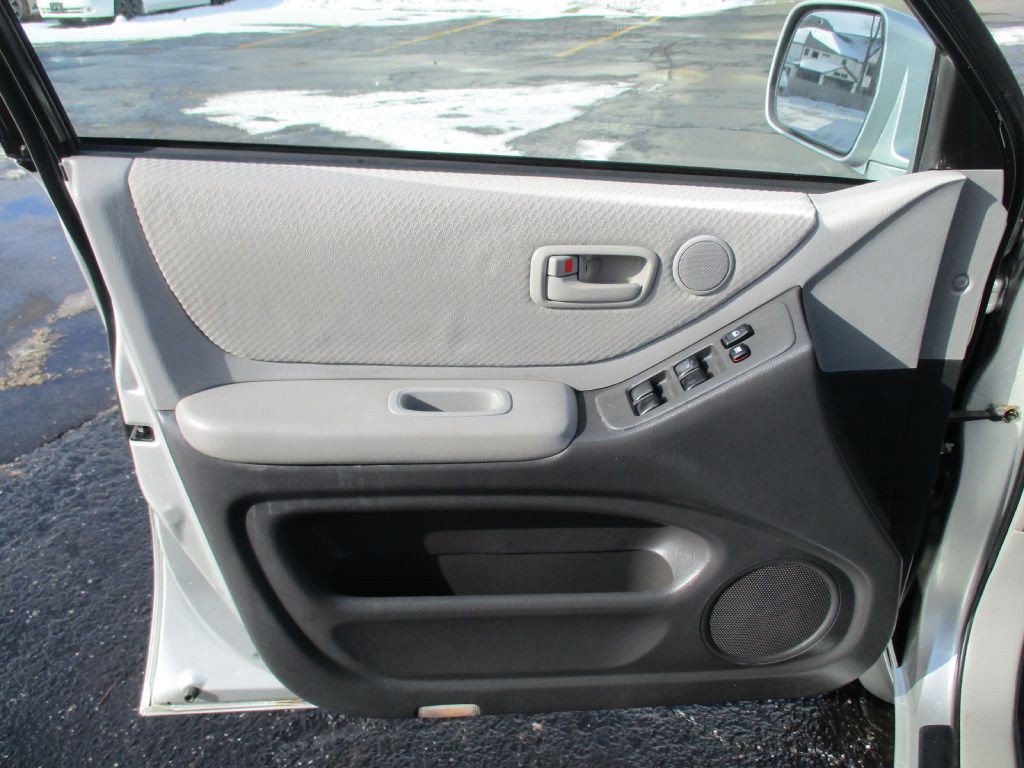 2004 Toyota Highlander Image 12