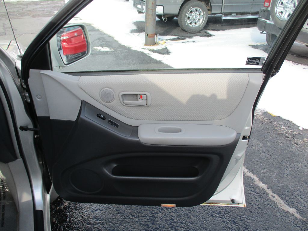 2004 Toyota Highlander Image 16