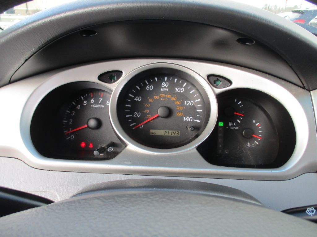 2004 Toyota Highlander Image 28