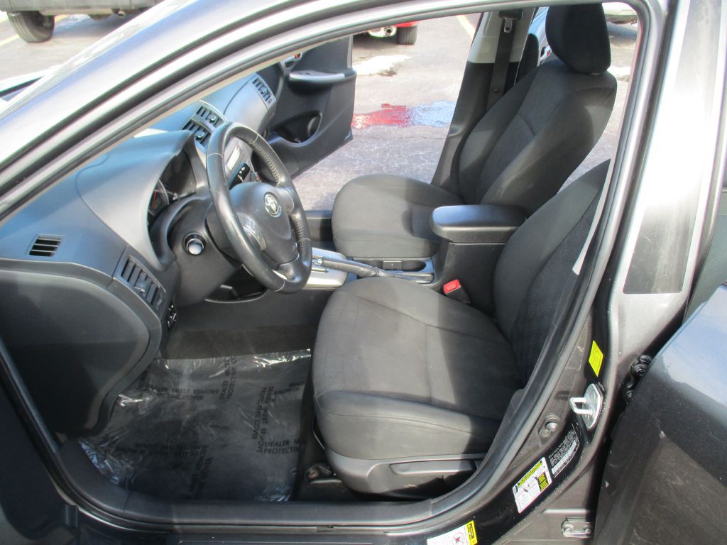 2010 Toyota Corolla Image 11