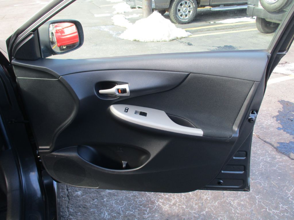 2010 Toyota Corolla Image 18