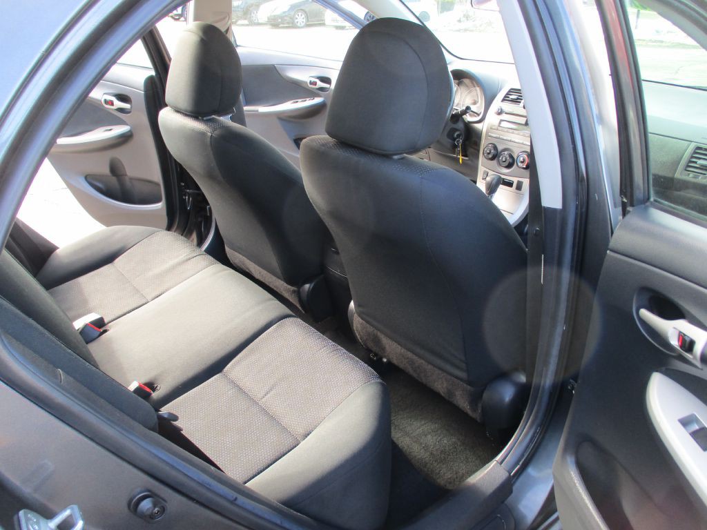 2010 Toyota Corolla Image 19