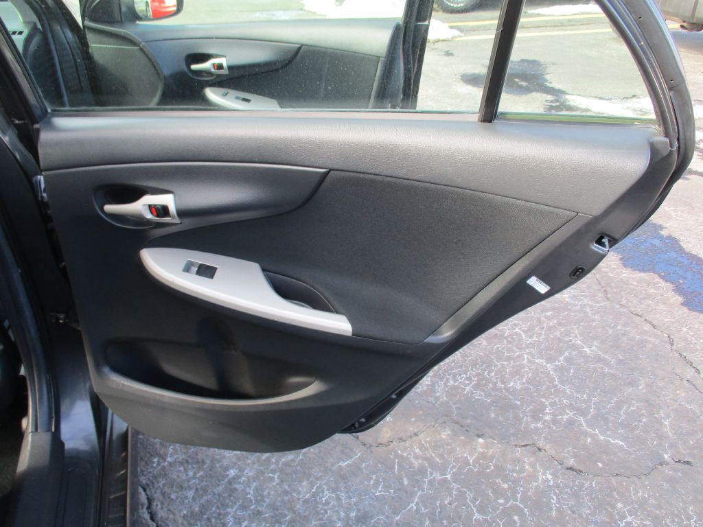 2010 Toyota Corolla Image 20