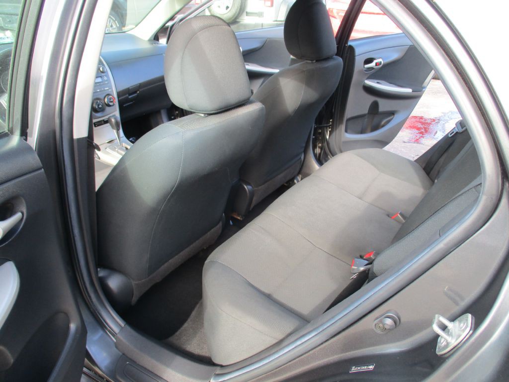 2010 Toyota Corolla Image 21