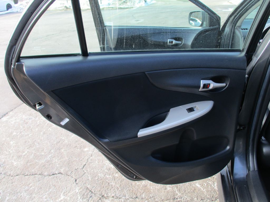 2010 Toyota Corolla Image 22