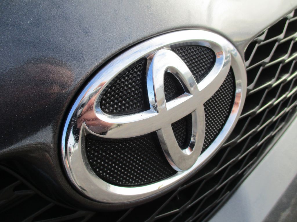 2010 Toyota Corolla Image 35