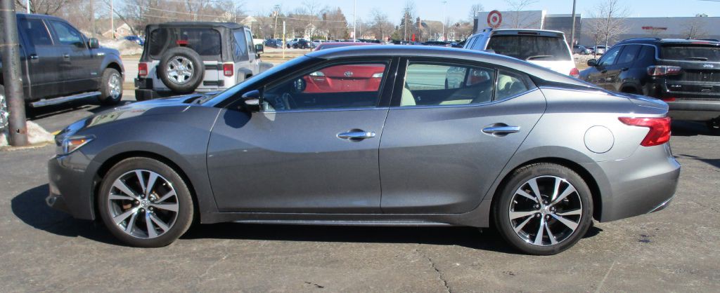 2017 Nissan Maxima Image 7