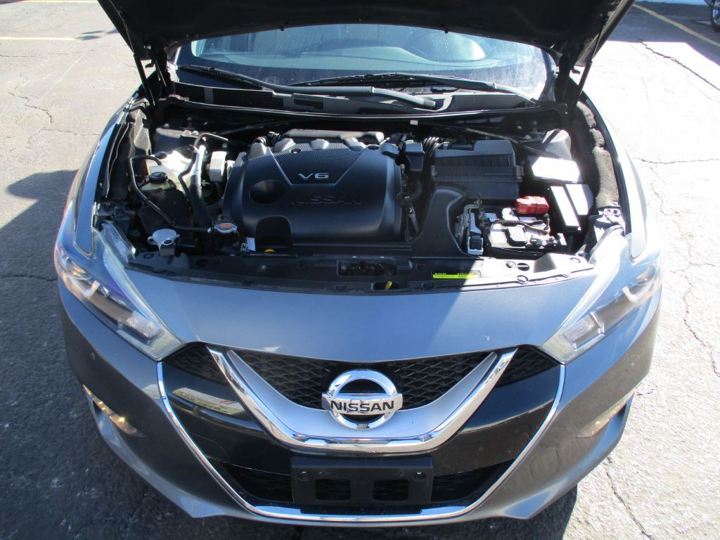2017 Nissan Maxima Image 9