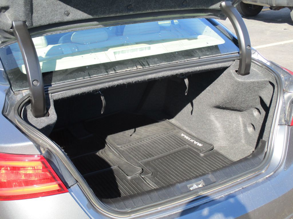 2017 Nissan Maxima Image 10