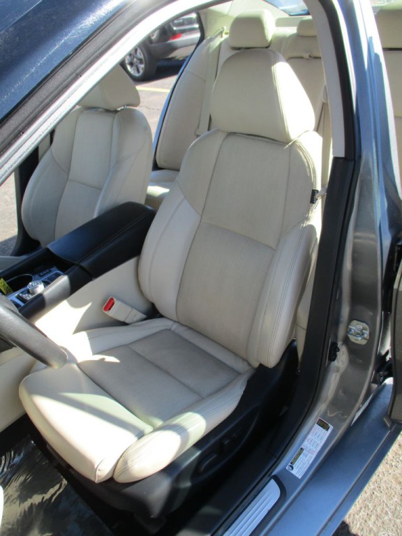 2017 Nissan Maxima Image 12