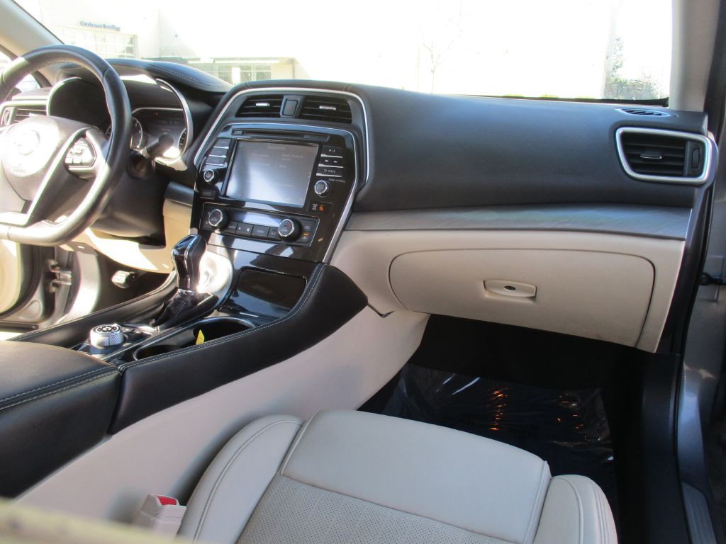2017 Nissan Maxima Image 17