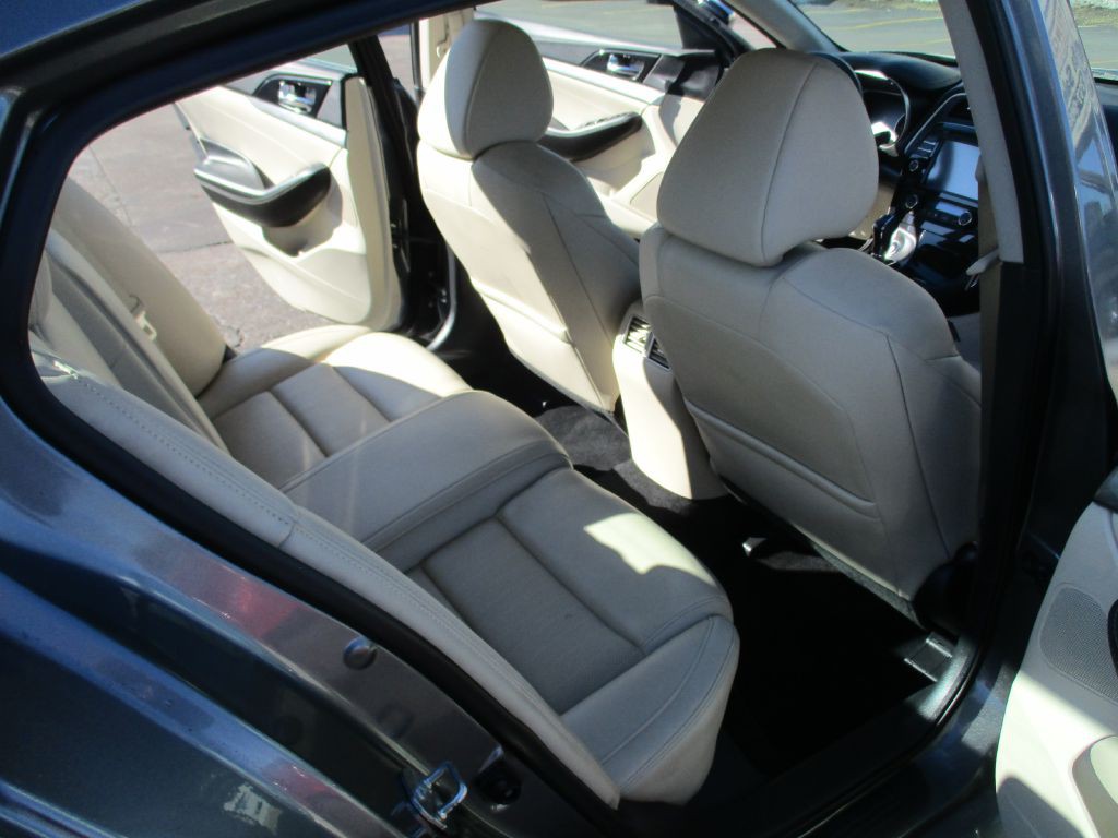 2017 Nissan Maxima Image 19