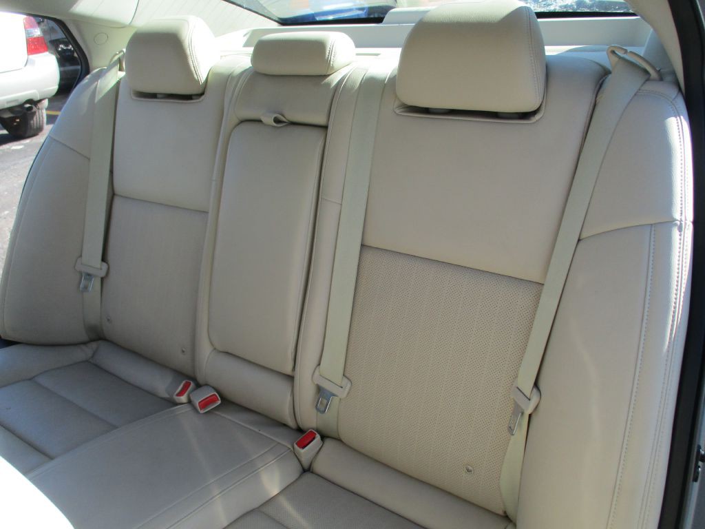 2017 Nissan Maxima Image 23