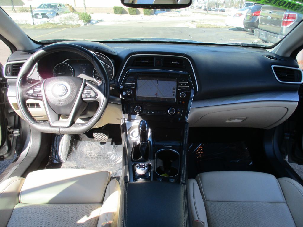 2017 Nissan Maxima Image 25