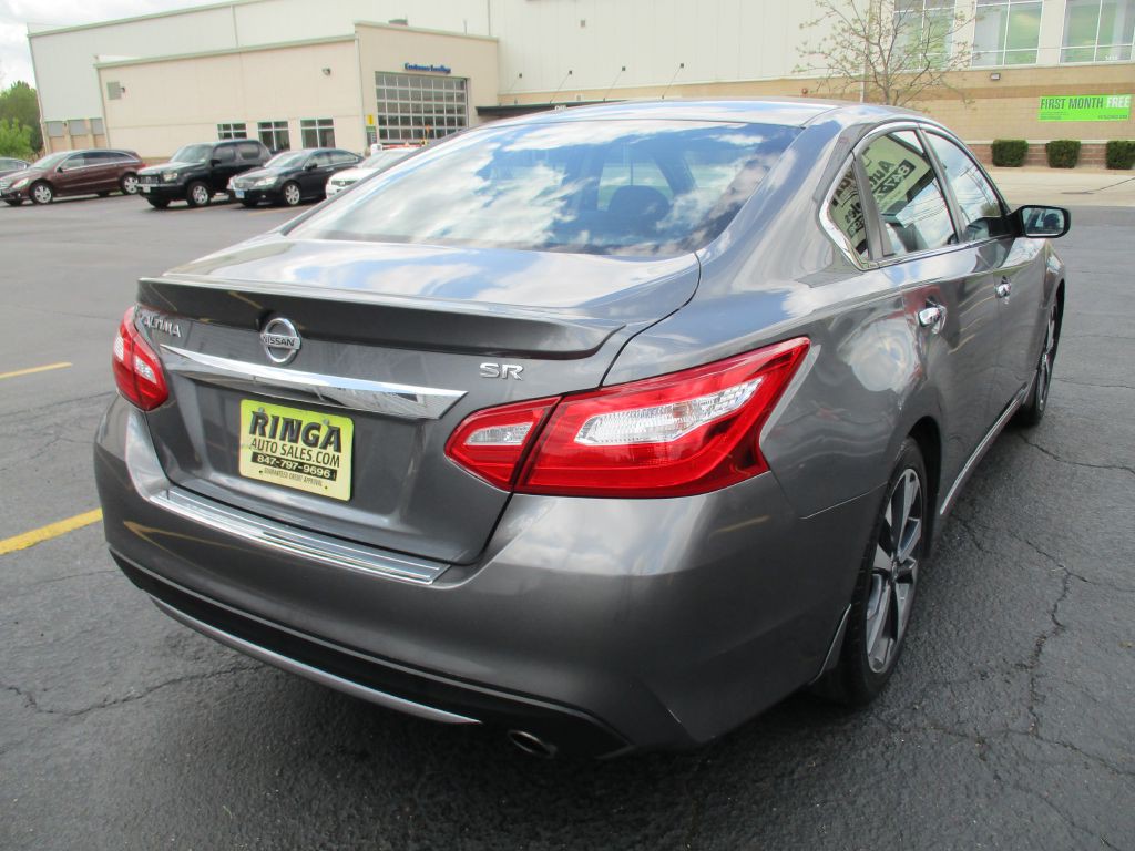 2016 Nissan Altima Image 4