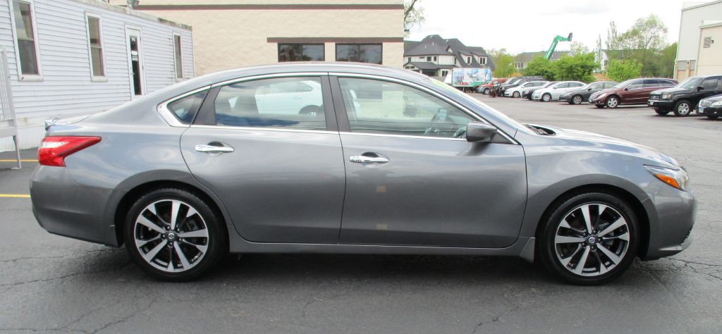 2016 Nissan Altima Image 8