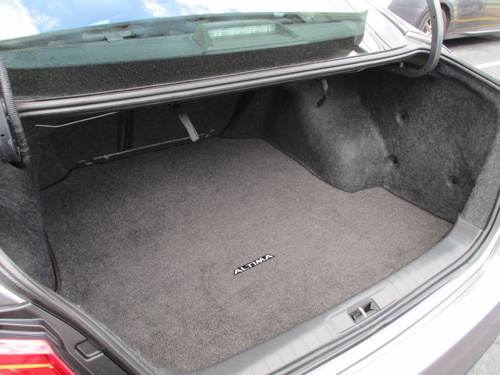 2016 Nissan Altima Image 10