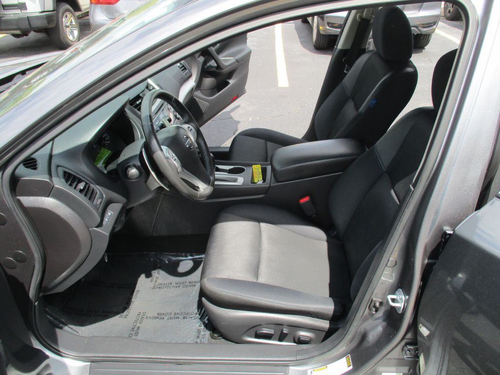 2016 Nissan Altima Image 11