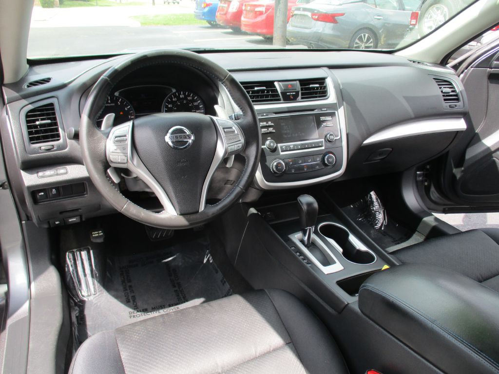 2016 Nissan Altima Image 13