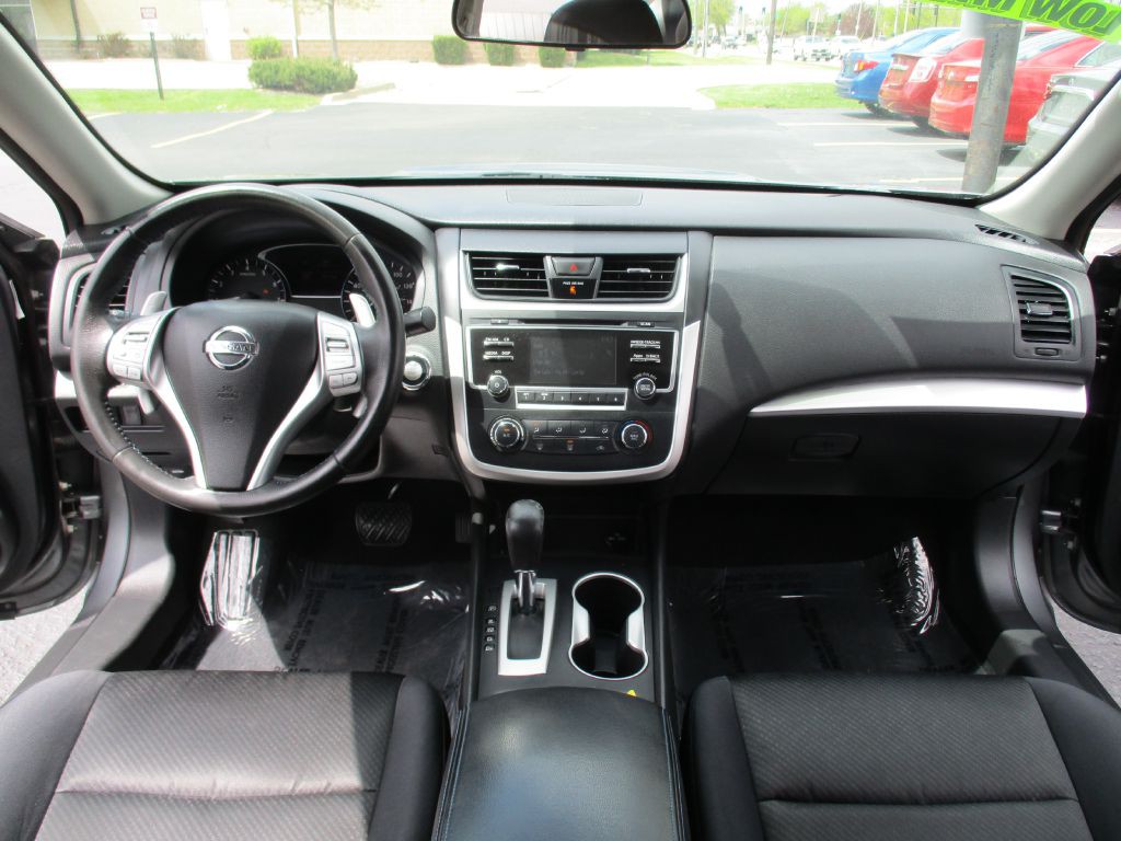 2016 Nissan Altima Image 25