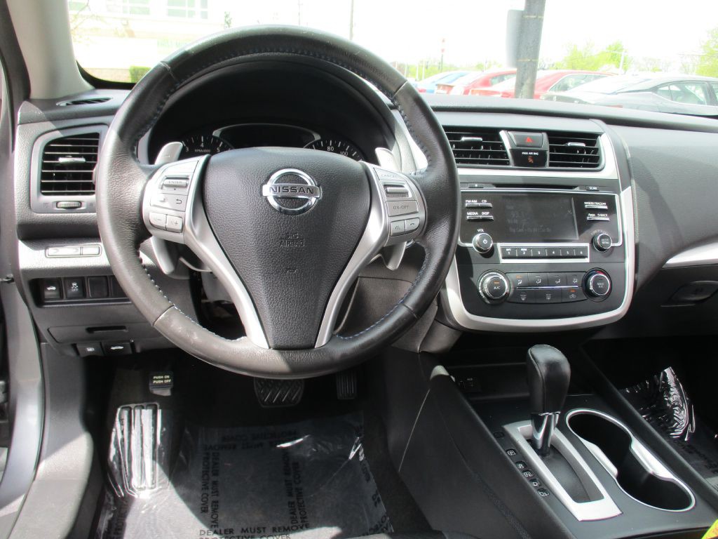 2016 Nissan Altima Image 27