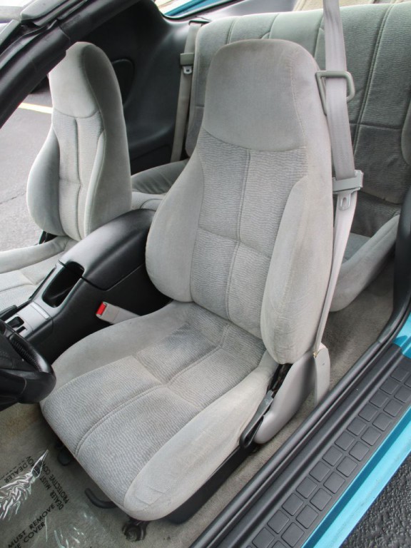 1996 Chevrolet Camaro Image 12