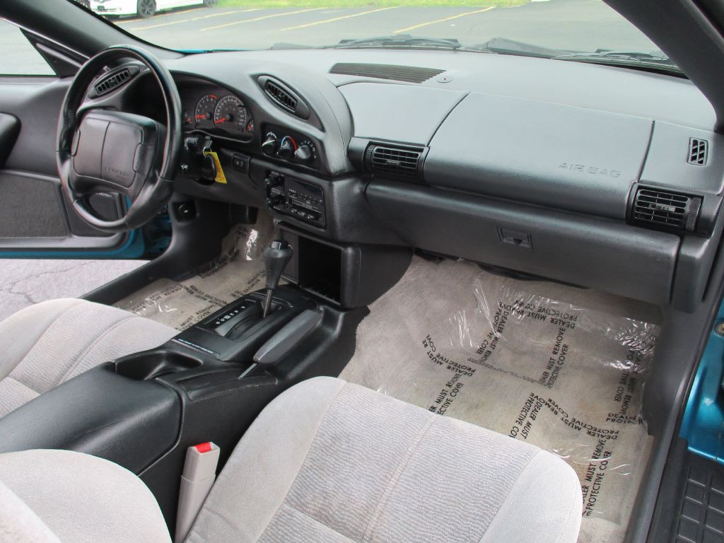 1996 Chevrolet Camaro Image 17