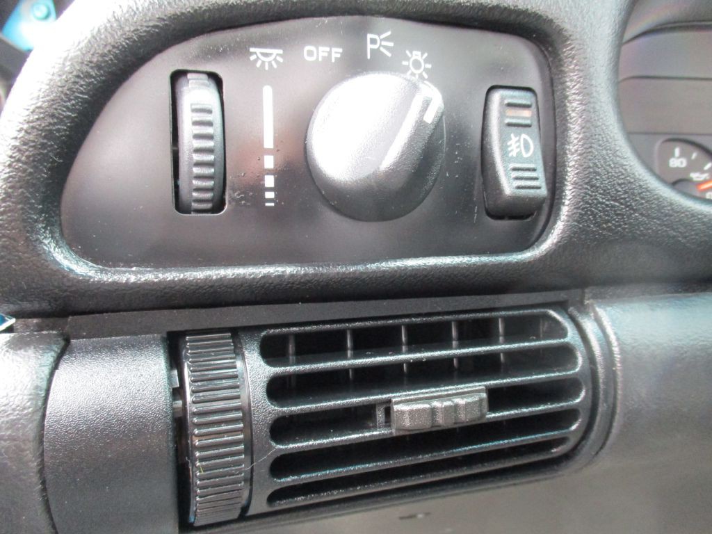 1996 Chevrolet Camaro Image 22