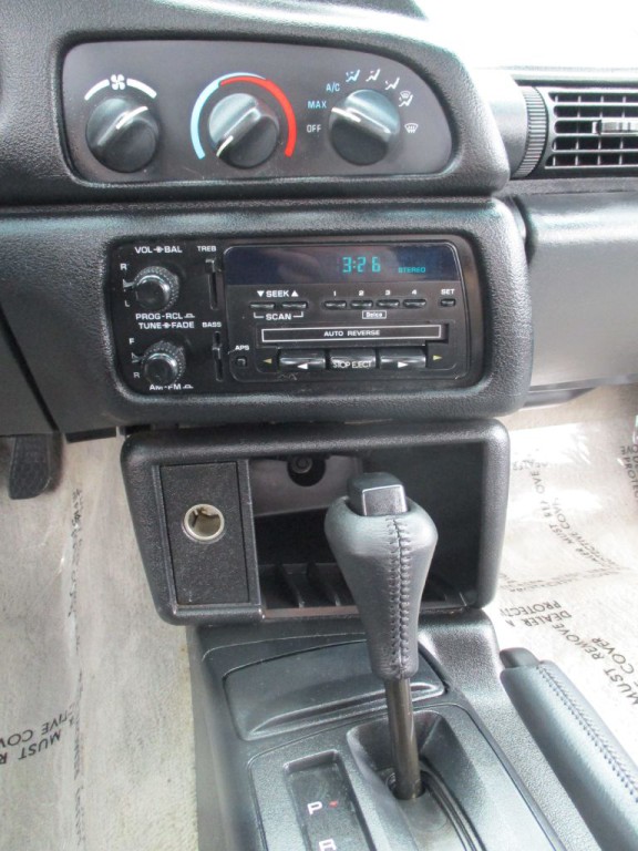 1996 Chevrolet Camaro Image 23