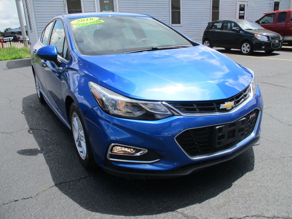 2016 Chevrolet Cruze Image 2